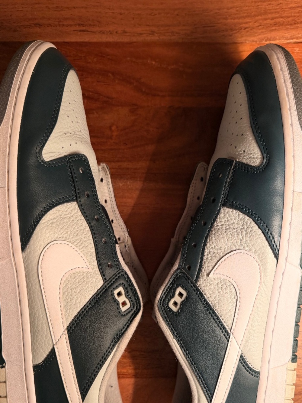 green nike shoes